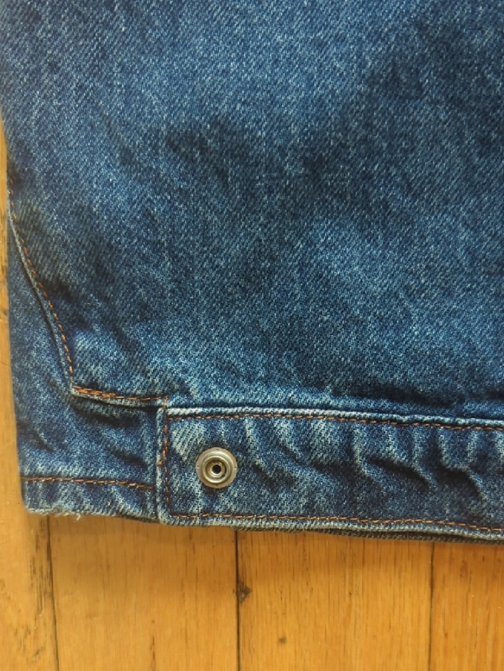 Denim Forum Aritzia Women's Dark Blue Cargo Jeans with Utility Pockets - Picture 7 of 7